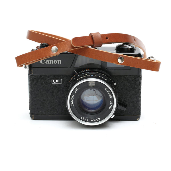 Adjustable leather camera strap, cognac