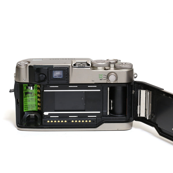 Contax G2 kit (Hus,28mm,45mm,blixt TLA200, tillbehör)