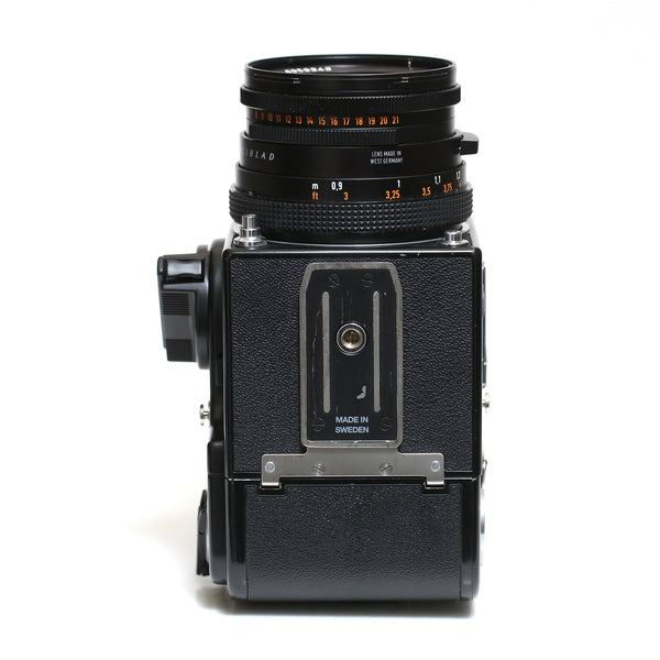 Hasselblad 503CX + planar CF 80mm f2.8 + A12 Svart (Mycket fint kit!)