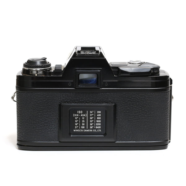 Minolta X-300 svart + MD W.Rokkor 28mm f2.8