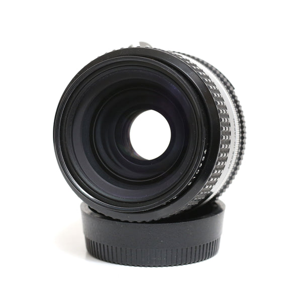 Nikkor 35/2 Ais (greased focusing ring)