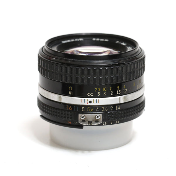 Nikkor 50mm f1.4 Ais (oil on the aperture blades)