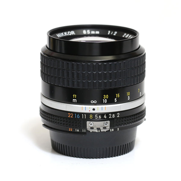 Nikkor 85mm f2 Ai-s