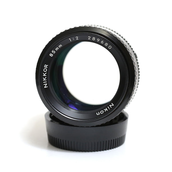Nikkor 85mm f2 Ai-s