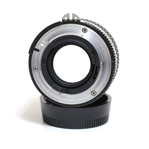 Nikkor 85mm f2 Ai-s