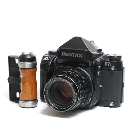 Pentax 67II + 105mm f2.4 + trähandtag