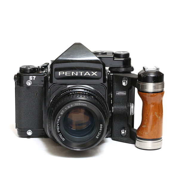 Pentax 67 med TTL prisma + 105mm f2.4 + trähandtag (LÄS)