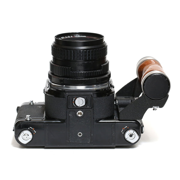 Pentax 67 med TTL prisma + 105mm f2.4 + trähandtag (LÄS)