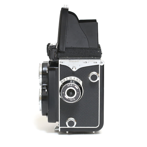 Yashica-Mat EM